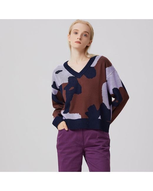 Smart and Joy Blue V-Neckline Abstract Pattern Jumper
