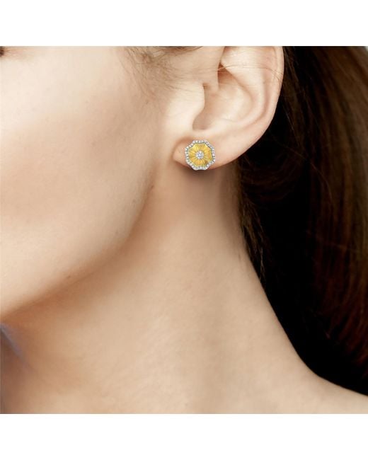 Artisan Metallic Natural Diamond Yellow Gold Flower Stud Earrings With Matt Finish Jewelry