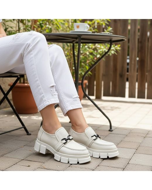 Beautiisoles by Robyn Shreiber Made in Italy White Neutrals Raquel Off- Leather Comfortable Work Evening Lugsole Combat Shootie
