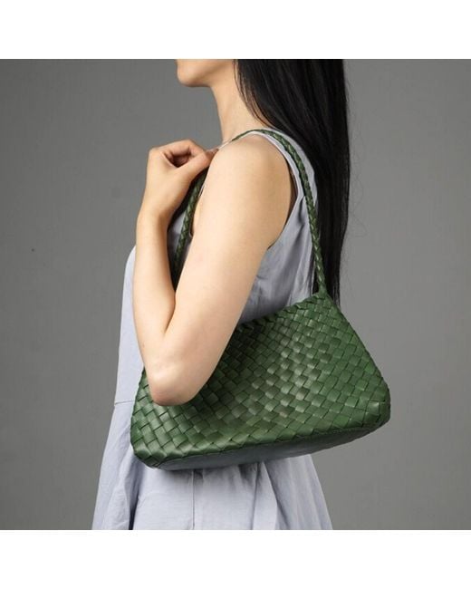 Rimini Green Woven Vegan Leather Sling Bag 'Leontina'