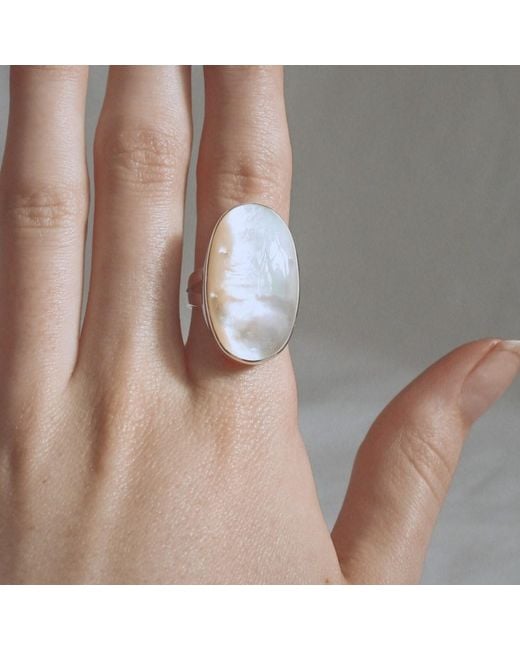 FV Jewellery Gray La Stèle Mother Of Pearl Ring