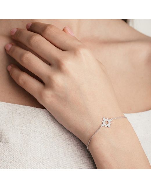 Sheida Farrokhi White Minimal Flower Bracelet