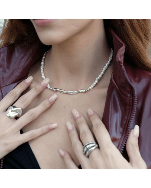 LINYA JEWELLERY Metallic Pontus Horizontal Pearl Necklace