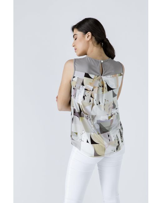 Conquista Natural Taupe Keyhole Detail Print Top