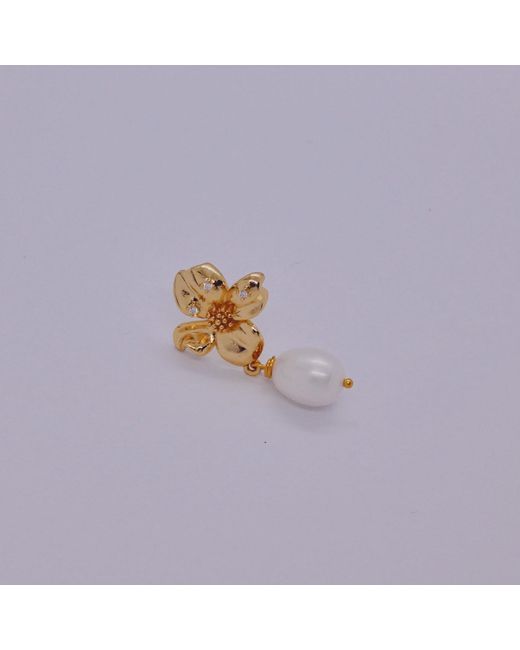 VALERIE CHIC Metallic Crystal Dogwood Flower Pearl Earrings