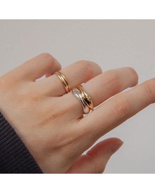 Cote Cache White Symmetry Stackable Wave Ring