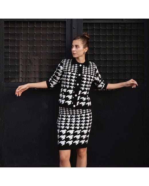 Peraluna Black Houndstooth Pattern Slim Fit Knee Level Knitwear Skirt