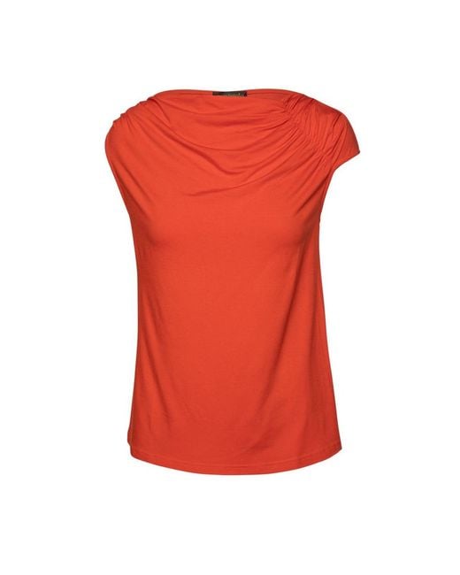 Conquista Red Asymmetric Top