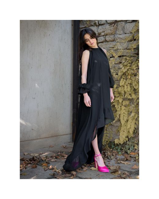 concept A trois Black Long Dress With Split Bell Sleeves And A Slight Train