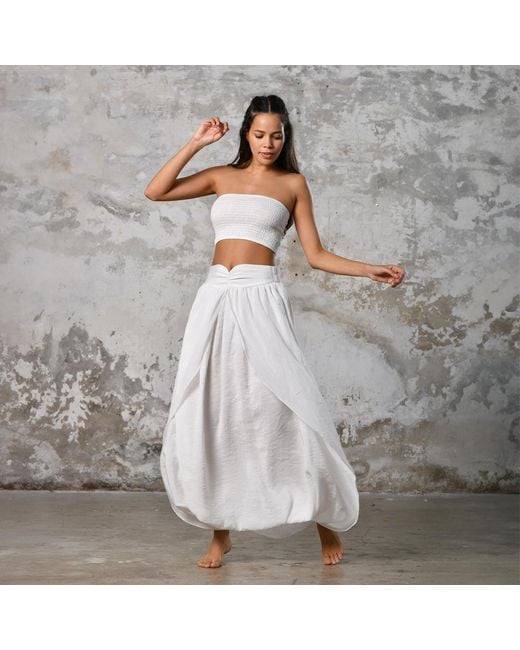Zhenabia White Gaia Salvar