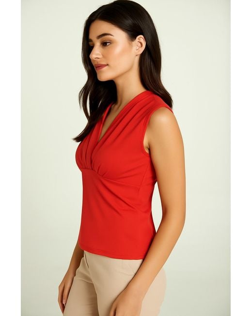 Conquista Red Sleeveless V-Neck Jersey Top – Stretch Cotton-Blend Fabric