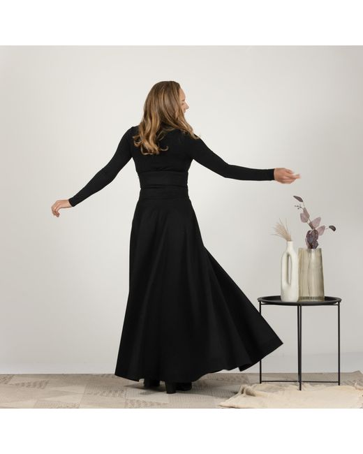 Nikka Place Black Wool Floor Length Skirt With Hight Waist & Front Buttons