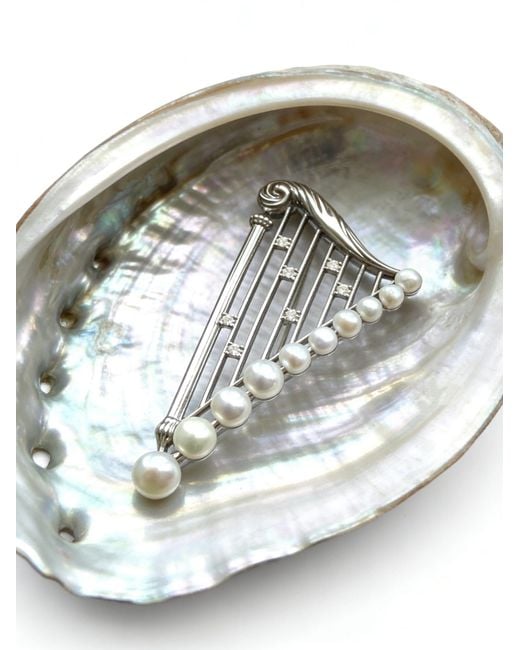 Ninemoo Metallic Harp Of Lumière Pearl Brooch