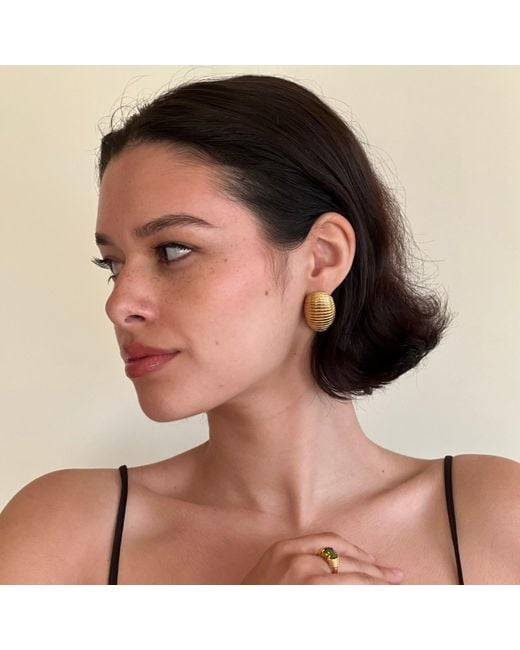 Nazzar Metallic Julia Shell Stud Vintage Earrings