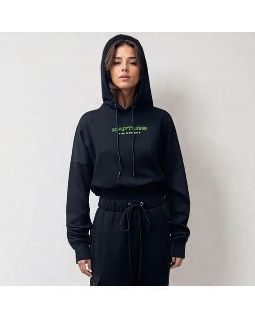 Kapture Black Travel Logo-Print Cropped Hoodie