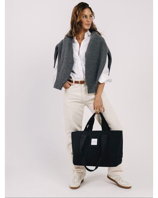 augustnoa Black The Everyday Tote