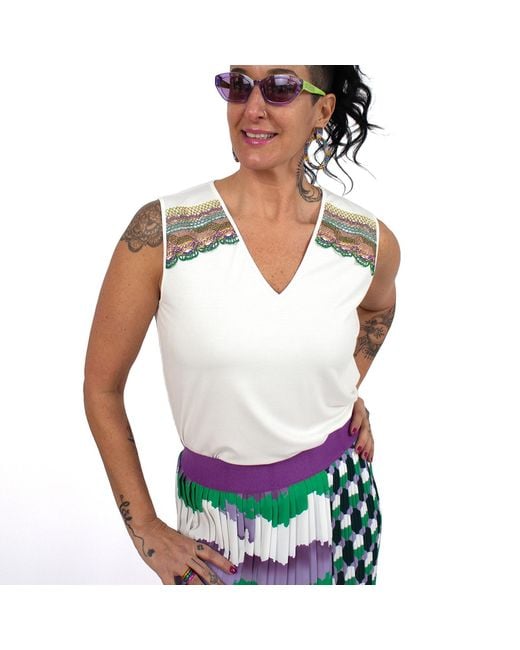 Lalipop Design White Sleeveless Blouse With Colorful Accessories On The Yoke