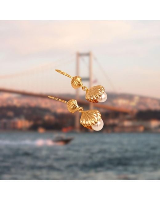 1610Istanbul Metallic Bosphorus Shell Pearl Earrings