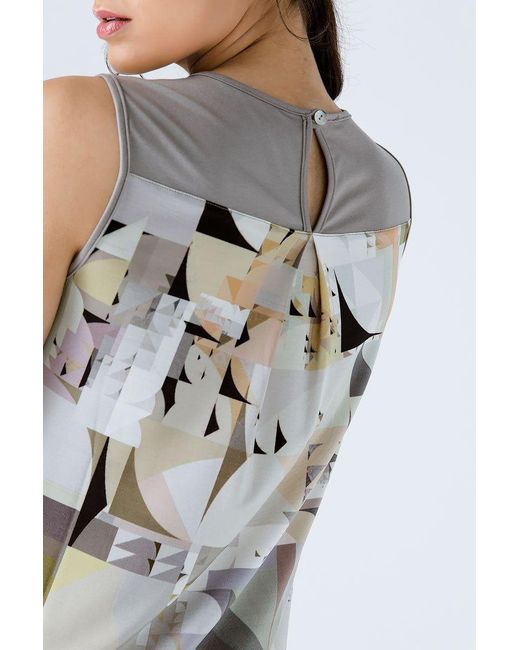 Conquista Natural Taupe Keyhole Detail Print Top