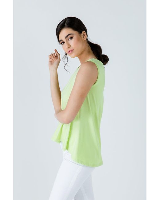 Conquista Green Sleeveless Top With Rounded Hemline