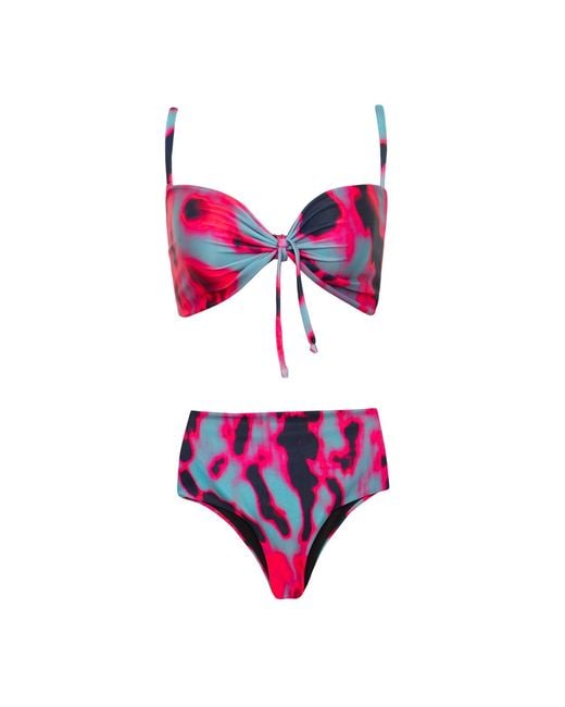 Paloma Lira Red Cyber Tender