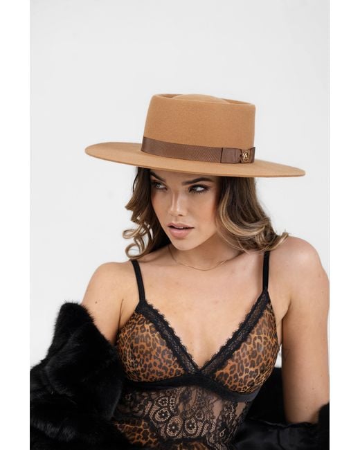 Le Trap White Neutrals Gaia Camel
