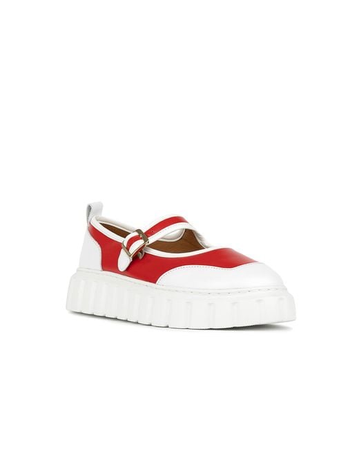 Embassy London USA Red Sophie
