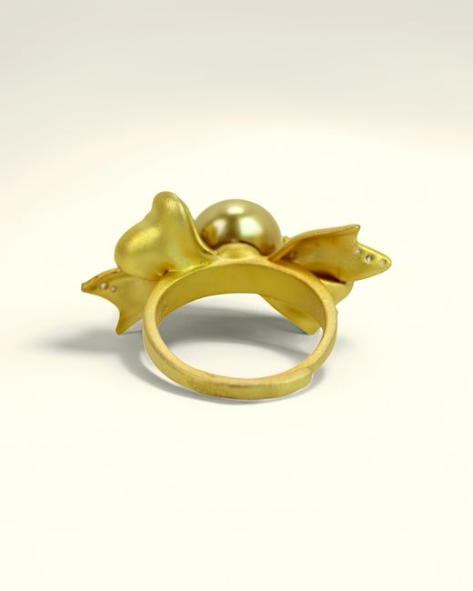 Smuccii Yellow Aurevra