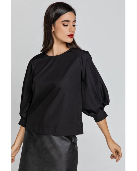 Conquista Black Top With Bishop Sleeves