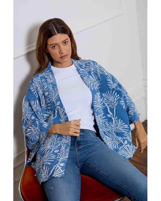 Artemis Muse Blue Ivory Embroidered Japanese Pine Needles Short Fully Lined Kimono