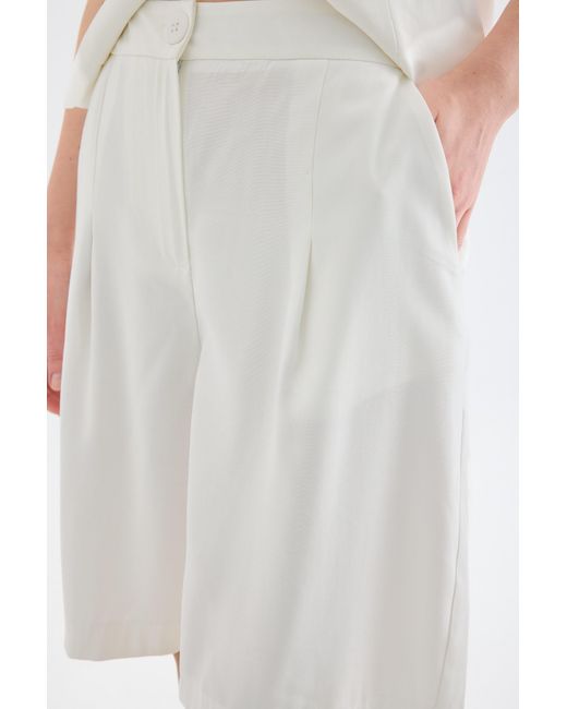 Monlicia White Vera Tencel Bermuda Shorts
