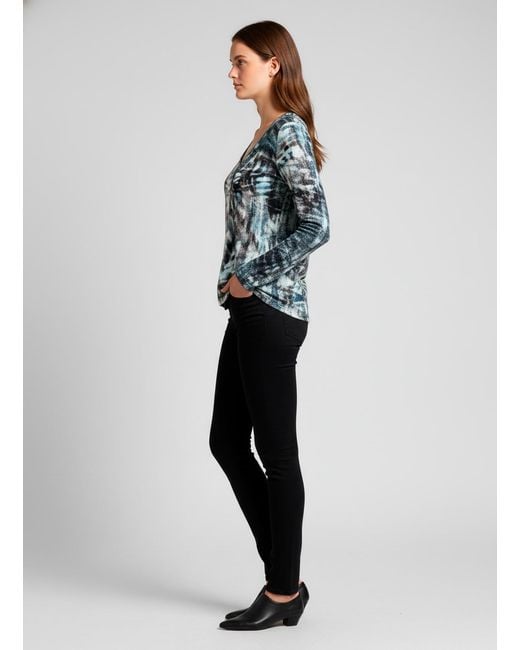 Conquista Green Abstract Tie-Dye Long-Sleeve Top – Artistic, Modern, Effortlessly Versatile