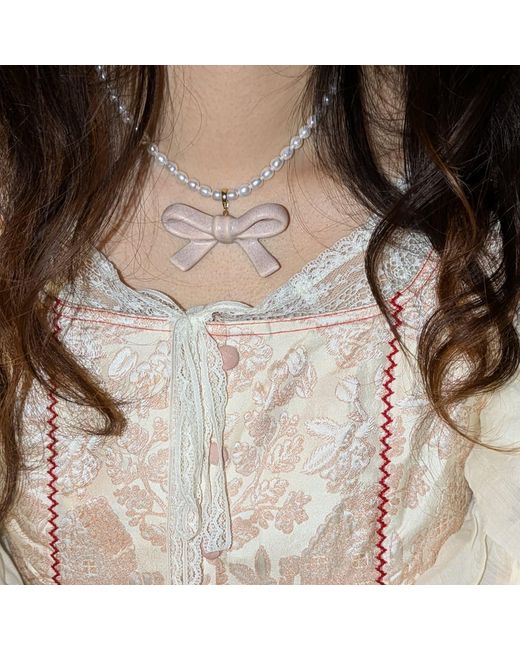 H2 Studio Metallic Bowtie Maniac Medium Ceramic Ribbon Bowtie Round Baroque Freshwater Pearl Necklace Rose Rock