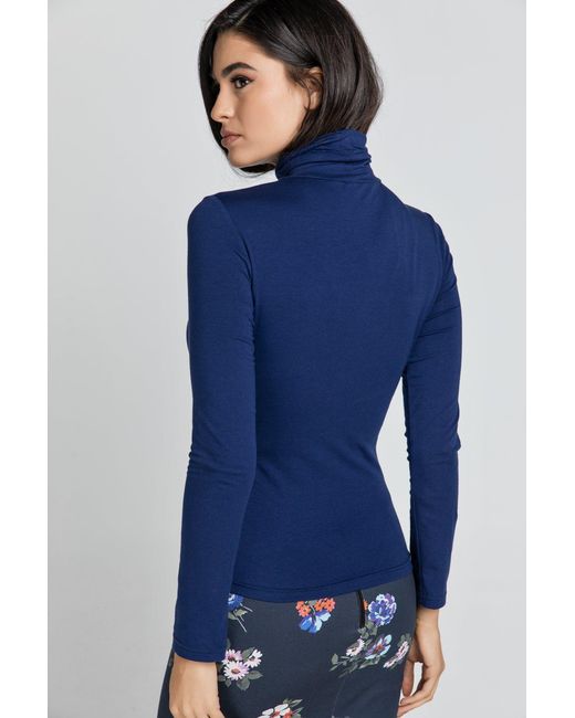 Conquista Blue Dark Turtle Neck Top By
