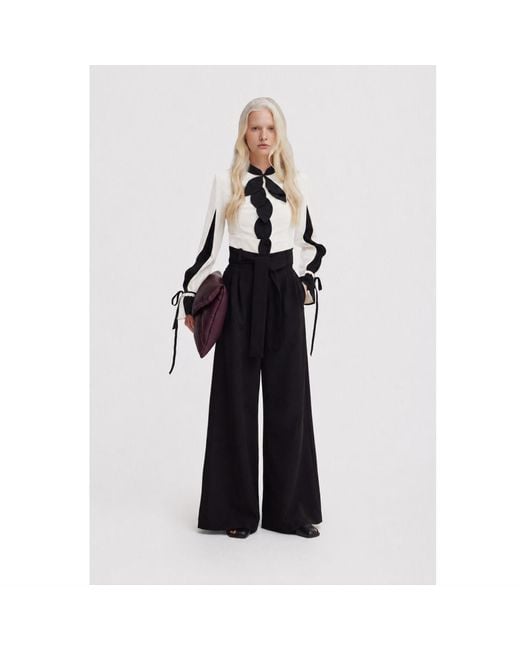 Julia Allert Natural Elegant Fitted Blouse –