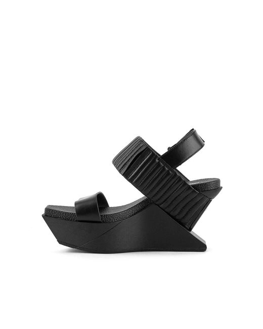 United Nude Black Delta Wedge Puffier