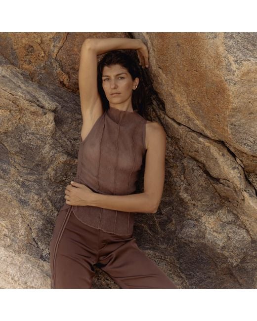Motional Muse Brown Lea Top