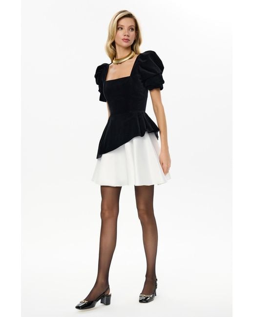 POST MERIDIEM Black Square Neck Short Sleeve Top