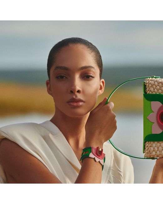 Gissa Bicalho Green Acrylic Handmade Bracelet Lilium