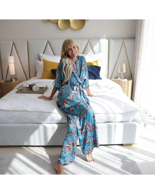 Janara Jones Blue Floral Paisley Print Satin Long Sleeve Short Robe