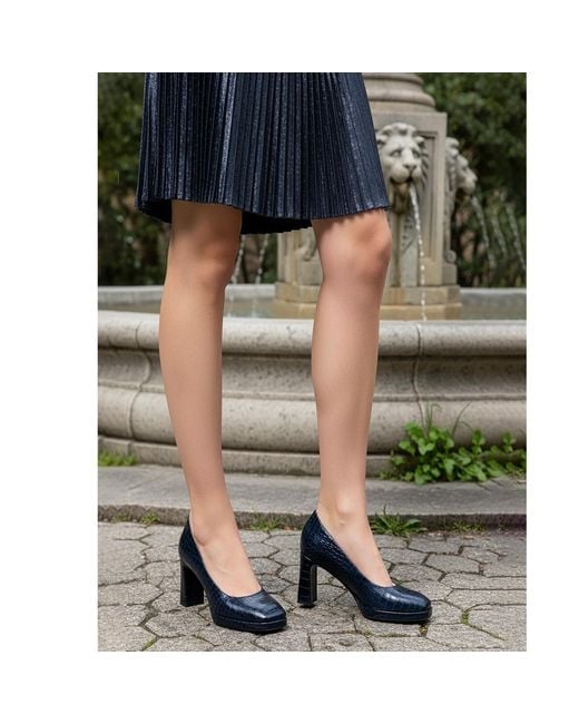 Beautiisoles by Robyn Shreiber Made in Italy Blue Cristina Embossed Leather Platform Work Evening Pump