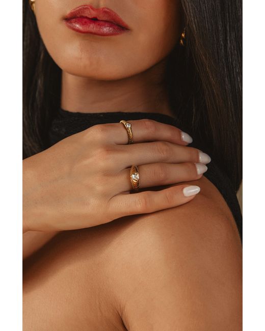Decolet the label Metallic Heart Zircon Ring Band