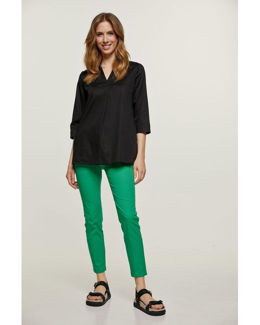 Conquista Black V Neck Top