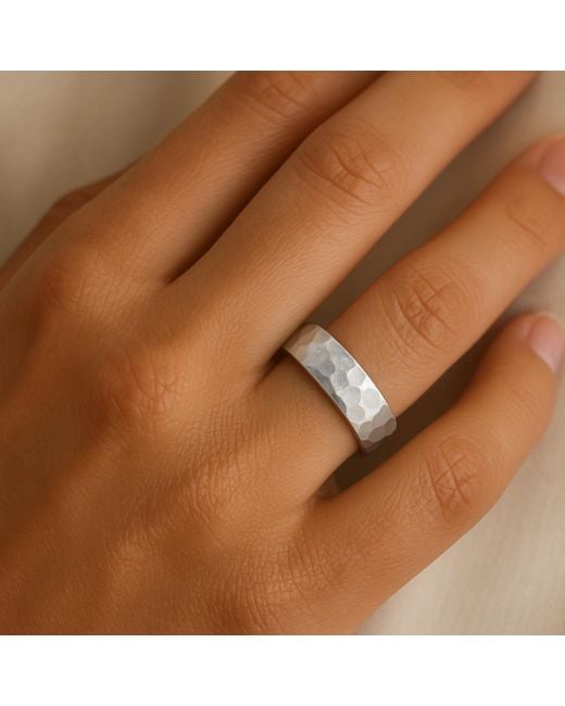 Unaloe Metallic Classic Hammered French Ring For