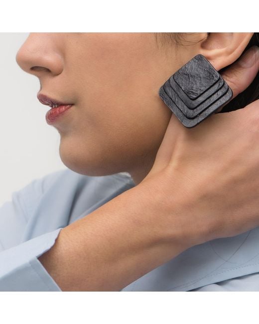 WAIWAI Black Layered Leather Studs