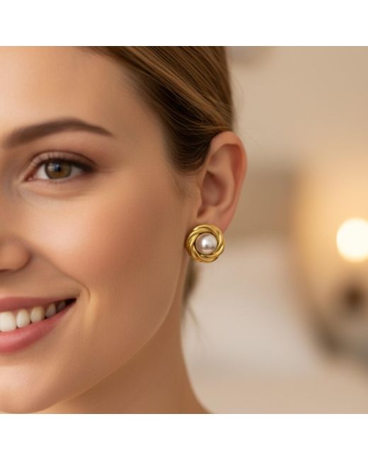 Latelita London Natural Dynasty Pearl Knot Stud Earrings