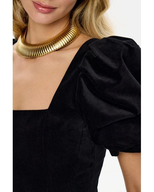 POST MERIDIEM Black Square Neck Short Sleeve Top