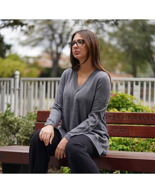 Nuvv Collection Gray Asymmetric Merino Wool Sweater – Premium Italian Yarn Design