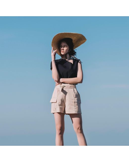 Mirimalist Black Balance Top