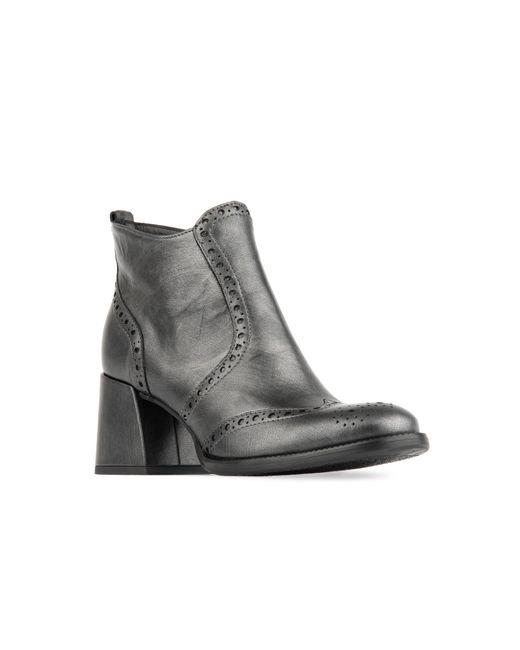 Embassy London USA Gray Chloe Low